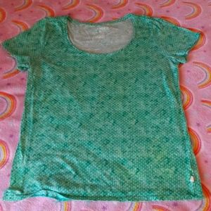 Green and white T-shirt size extra large